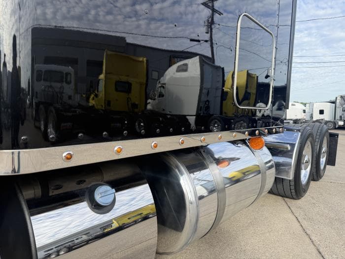 2022 Peterbilt 389 — photo 34