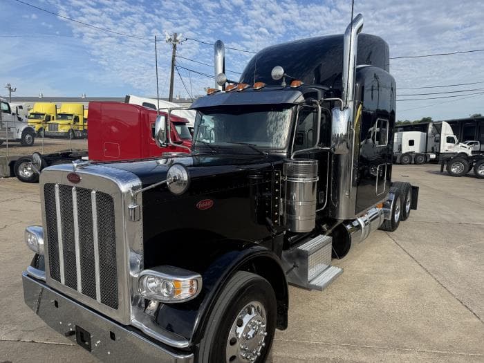 2022 Peterbilt 389 — photo 36