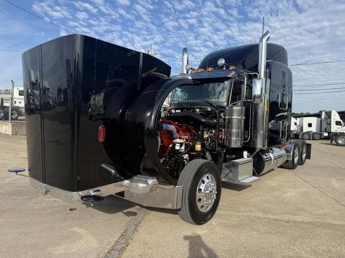 2022 Peterbilt 389 — photo 38