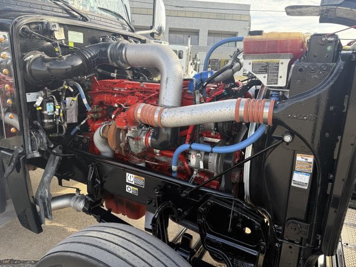 2022 Peterbilt 389 — photo 40