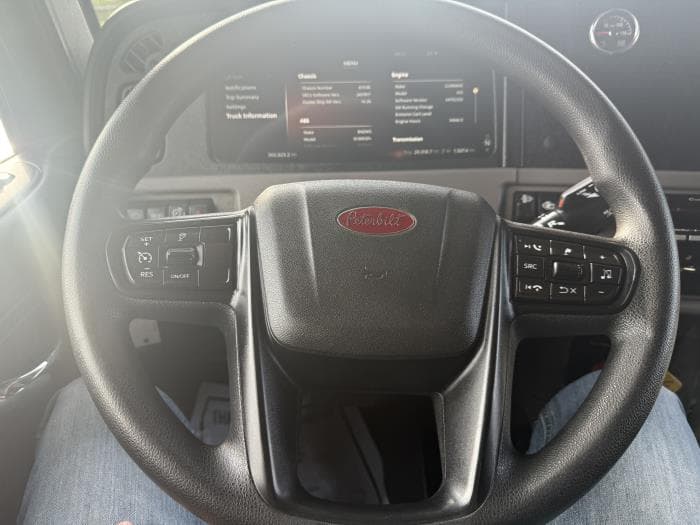 2022 Peterbilt 389 — photo 47