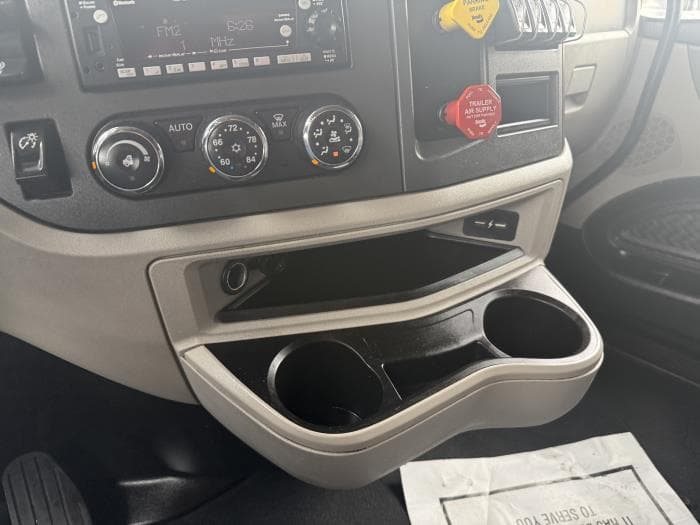 2022 Peterbilt 579 — photo 8