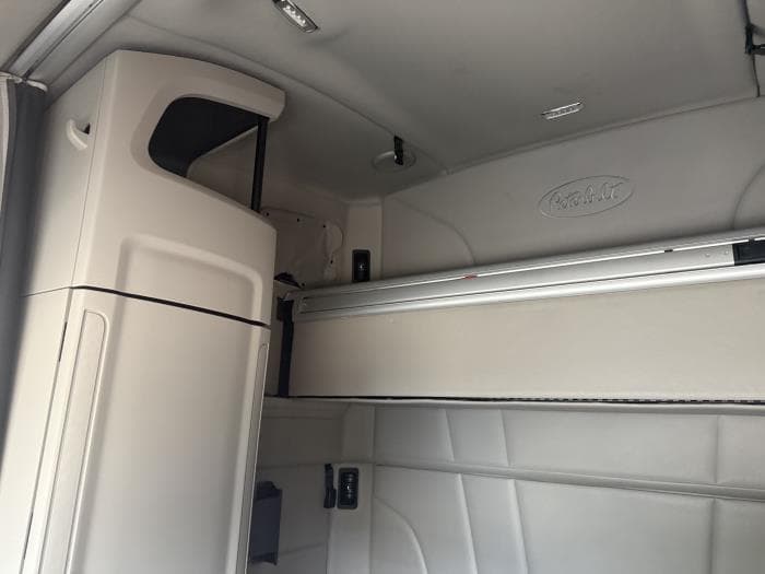 2022 Peterbilt 579 — photo 11