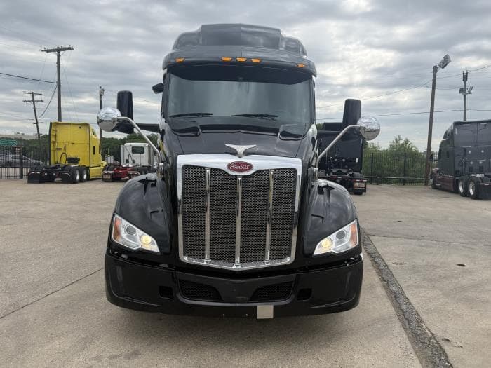 2022 Peterbilt 579 — photo 21