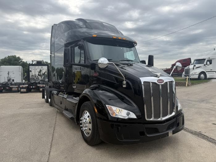 2022 Peterbilt 579 — photo 23