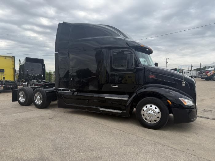 2022 Peterbilt 579 — photo 25