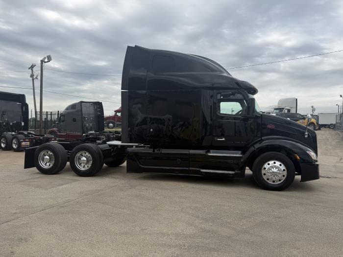 2022 Peterbilt 579 — photo 27