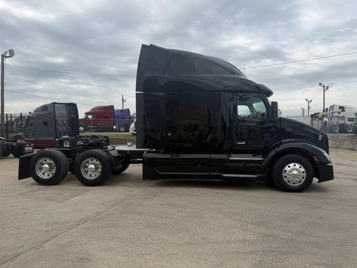2022 Peterbilt 579 — photo 28