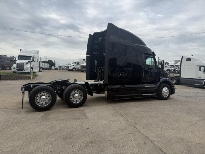 2022 Peterbilt 579 — photo 30