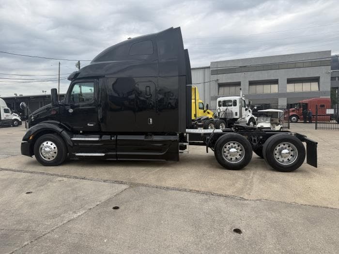 2022 Peterbilt 579 — photo 41