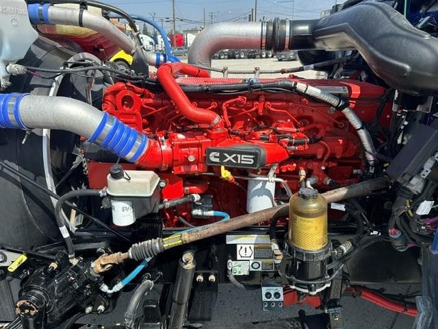 2022 Peterbilt 389 — photo 2