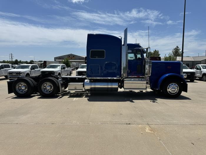 2024 Peterbilt 389 — photo 6
