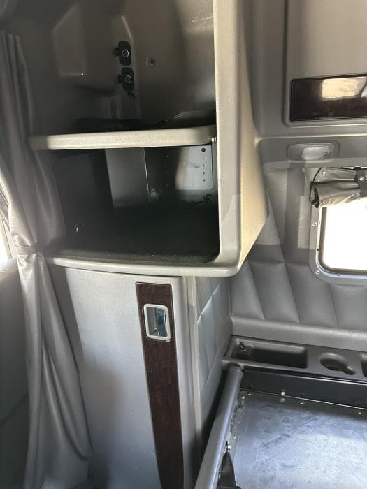 2024 Peterbilt 389 — photo 14