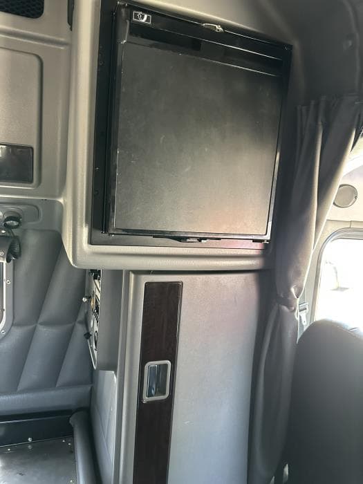 2024 Peterbilt 389 — photo 15
