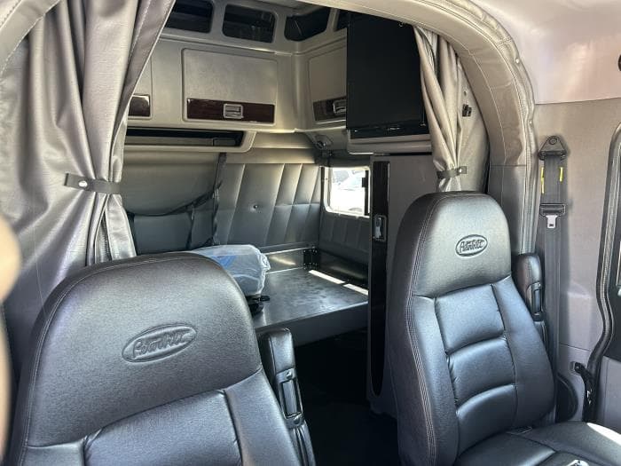 2024 Peterbilt 389 — photo 13