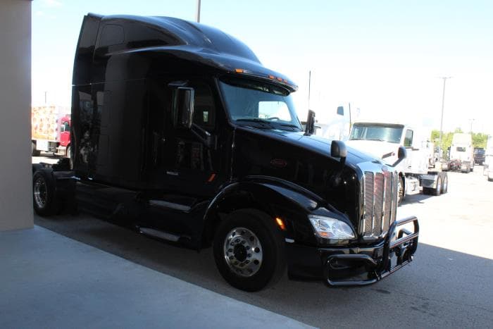 2022 Peterbilt 579 — photo 8