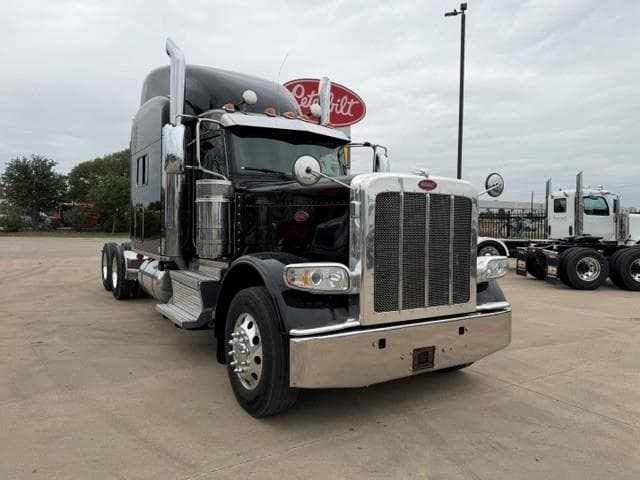 2022 Peterbilt 389 — photo 11
