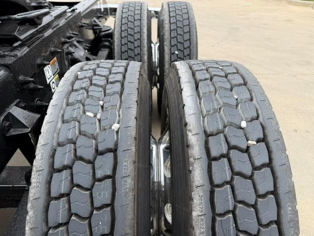 2022 Peterbilt 389 — photo 17