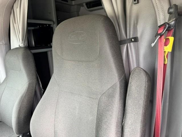 2022 Peterbilt 389 — photo 28