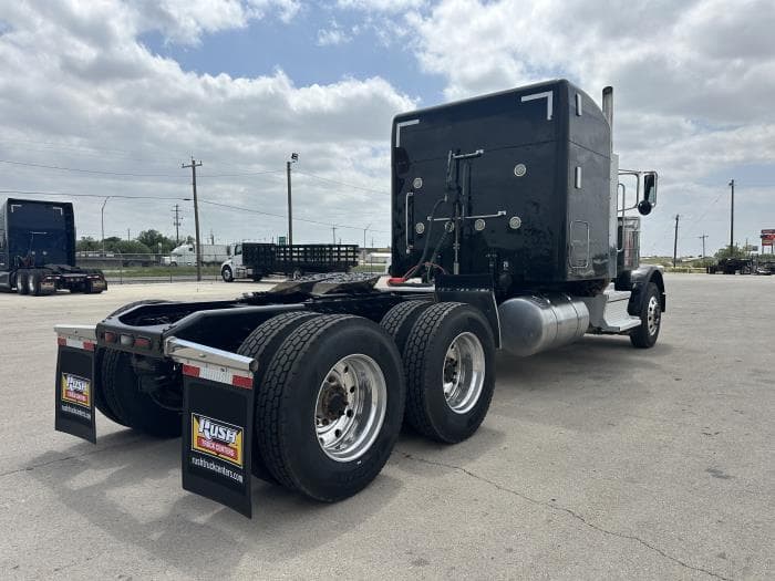 2020 Peterbilt 389 — photo 8