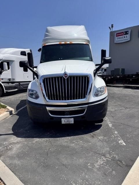 2024 International LT — photo 3