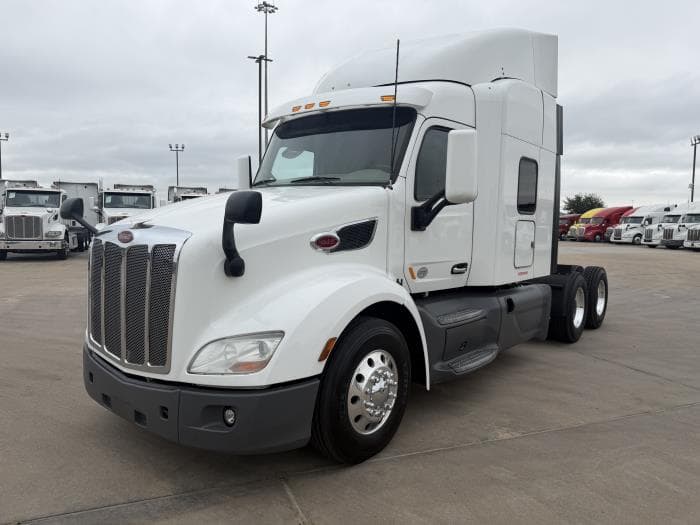 2020 Peterbilt 579 — photo 2