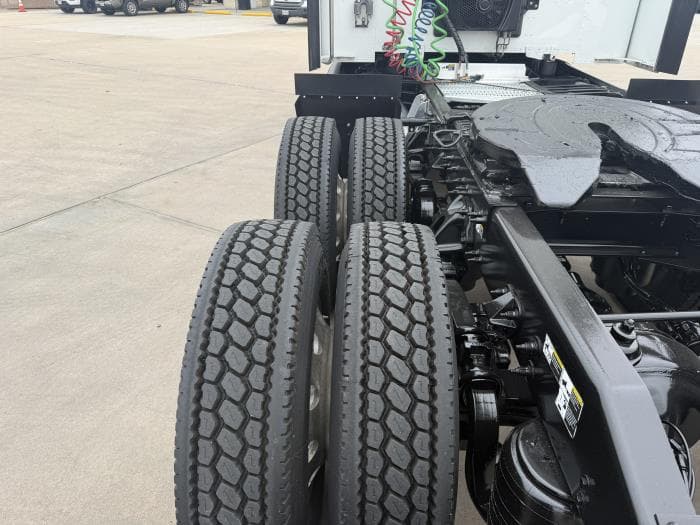 2020 Peterbilt 579 — photo 13
