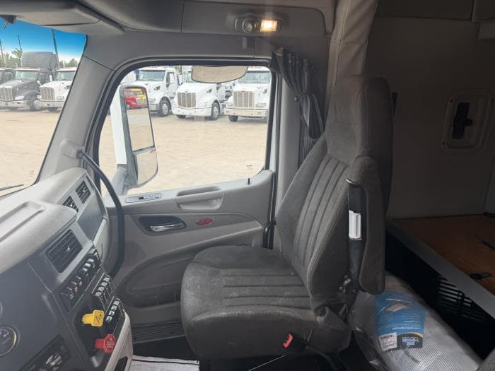 2020 Peterbilt 579 — photo 26