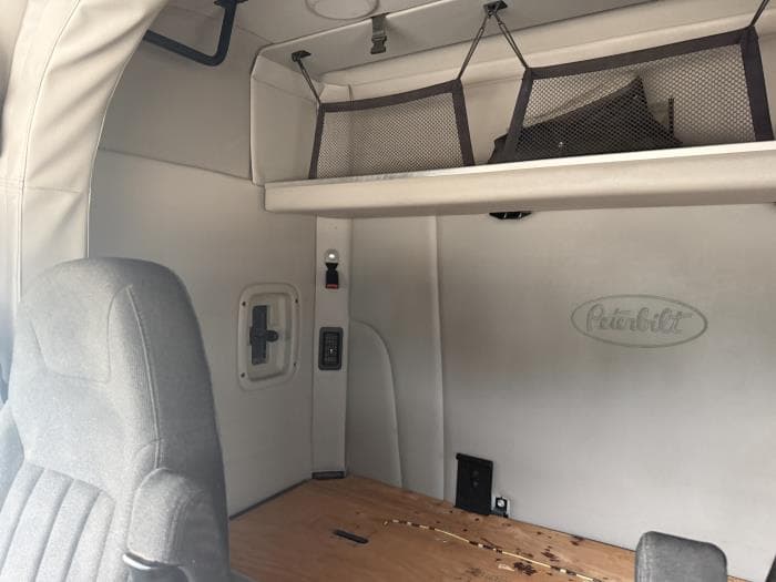 2020 Peterbilt 579 — photo 29