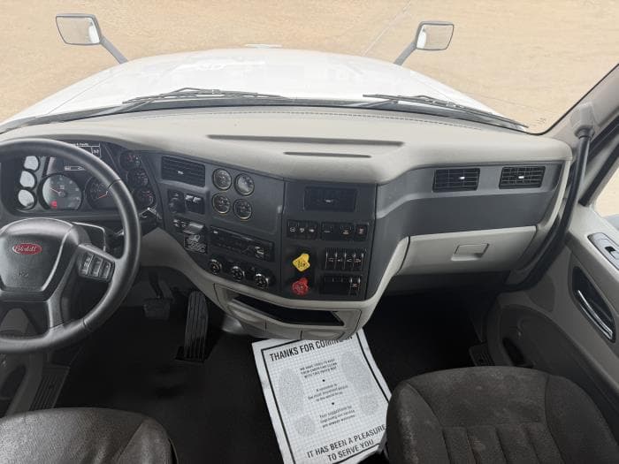 2020 Peterbilt 579 — photo 32
