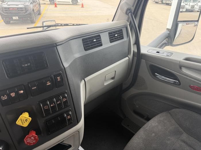 2020 Peterbilt 579 — photo 33