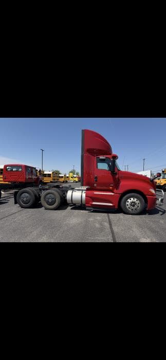 2020 International LT — photo 5