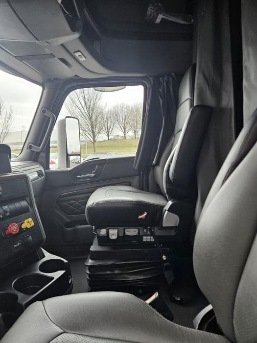 2025 International LT — photo 6