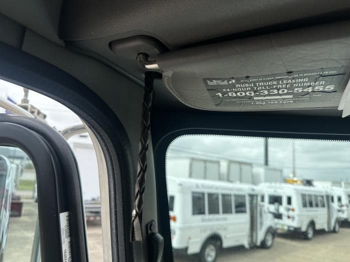 2020 Peterbilt 337 — photo 13