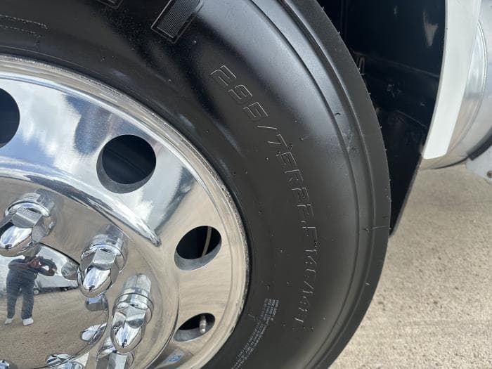 2020 Peterbilt 337 — photo 19