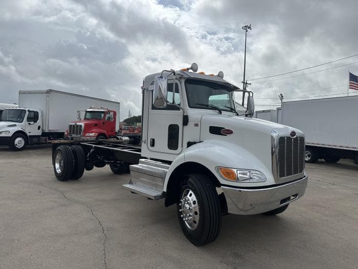 2020 Peterbilt 337 — photo 3