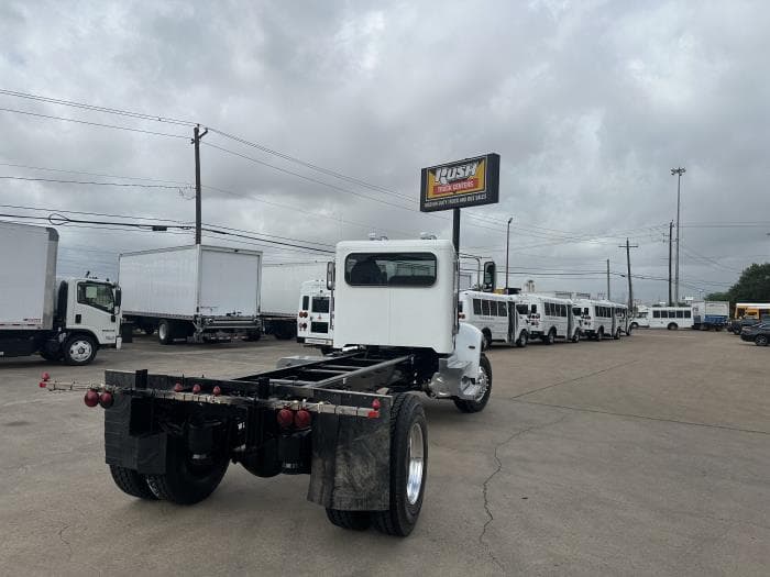 2020 Peterbilt 337 — photo 6