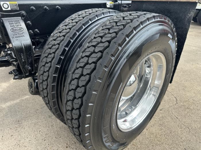 2020 Peterbilt 337 — photo 22