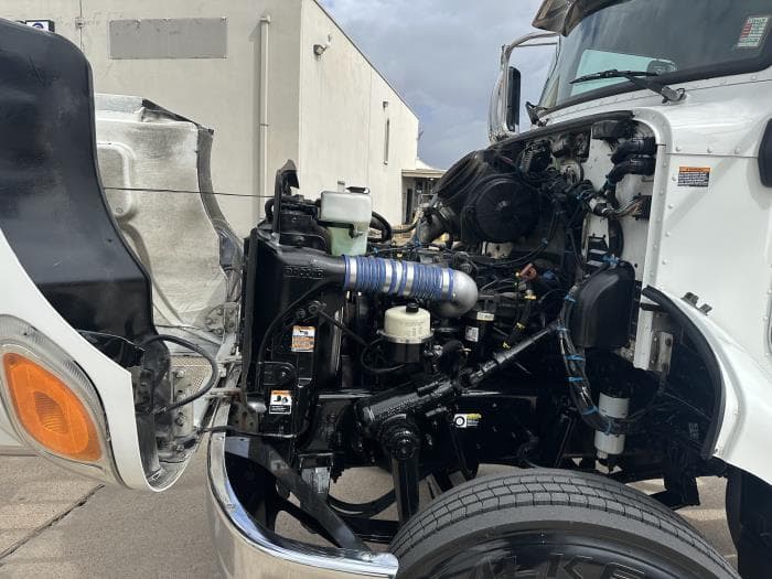 2020 Peterbilt 337 — photo 23