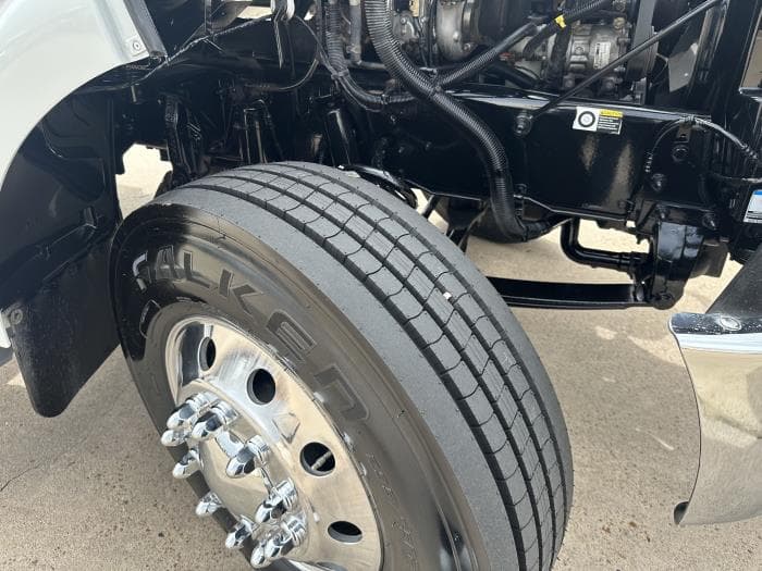 2020 Peterbilt 337 — photo 25