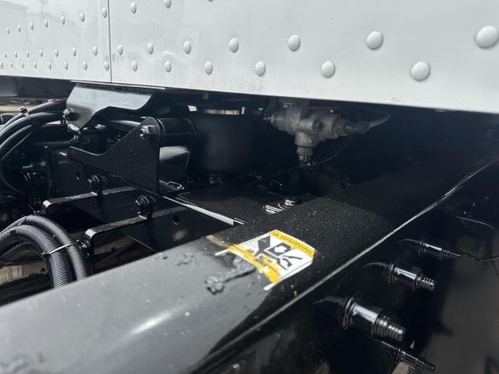 2020 Peterbilt 337 — photo 28