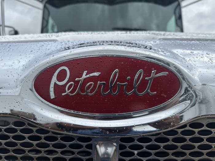 2020 Peterbilt 337 — photo 10