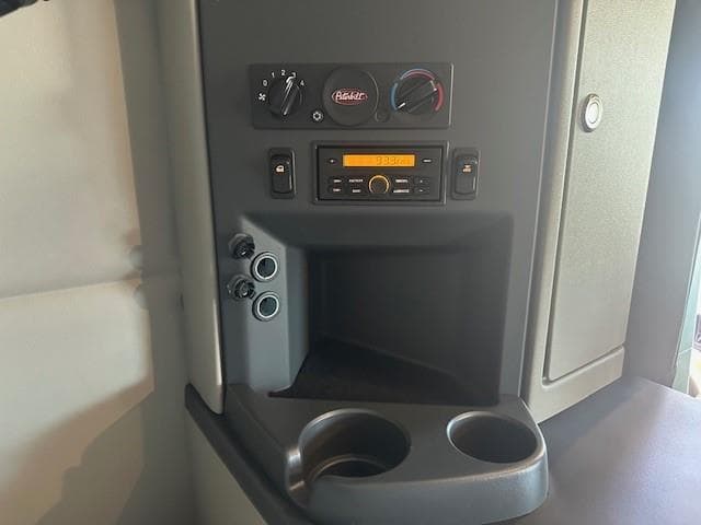 2026 Peterbilt 579 — photo 25