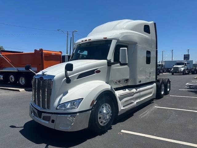 2026 Peterbilt 579 — photo 2