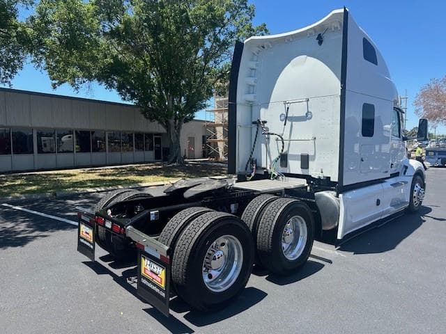 2026 Peterbilt 579 — photo 6