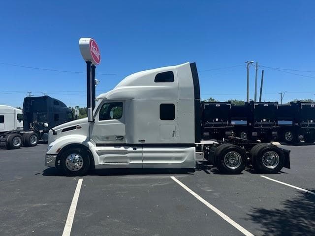 2026 Peterbilt 579 — photo 3