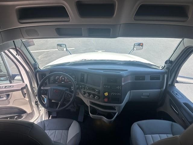 2026 Peterbilt 579 — photo 26