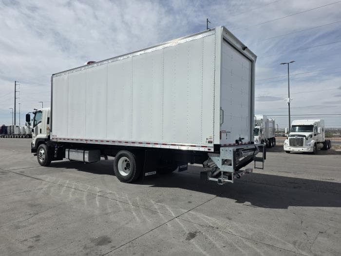 2026 Isuzu FTR — photo 10