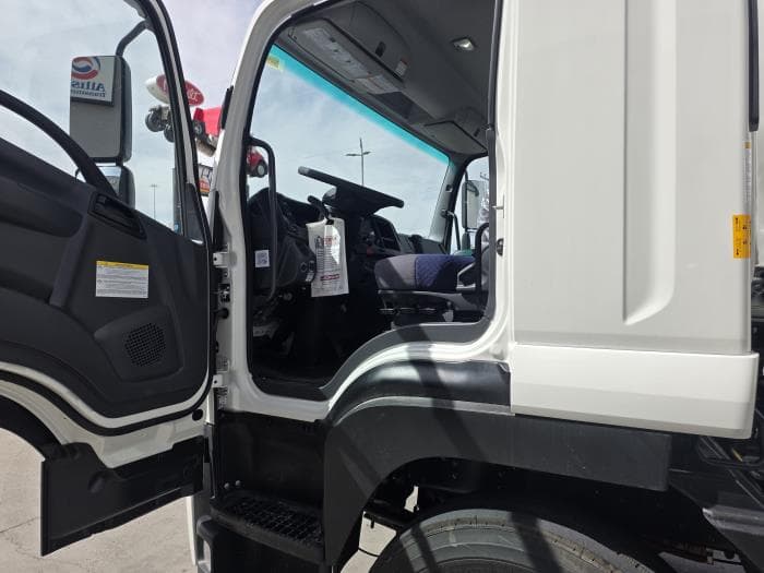 2026 Isuzu FTR — photo 12