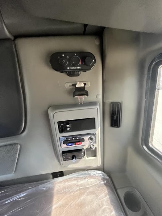 2022 International LT — photo 18